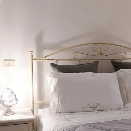 Casetta Nel Centro Storico Di Cisternino