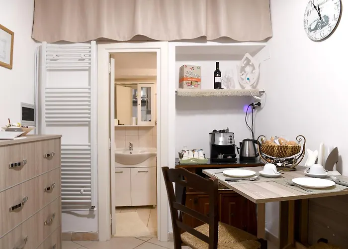 Casetta Nel Centro Storico Di Cisternino