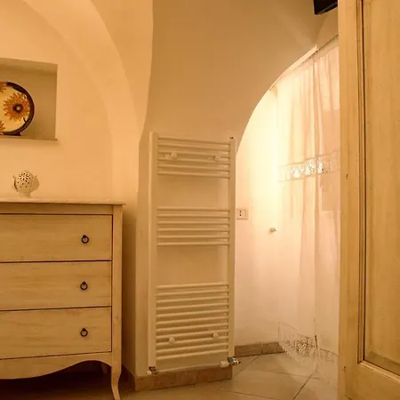 Casetta Nel Centro Storico Di Cisternino