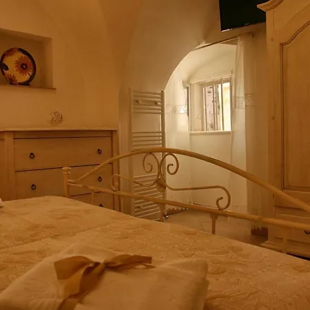 Casetta Nel Centro Storico Di * Cisternino