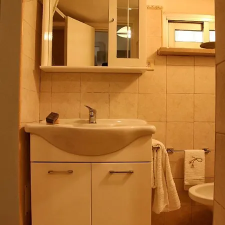 Casetta Nel Centro Storico Di *