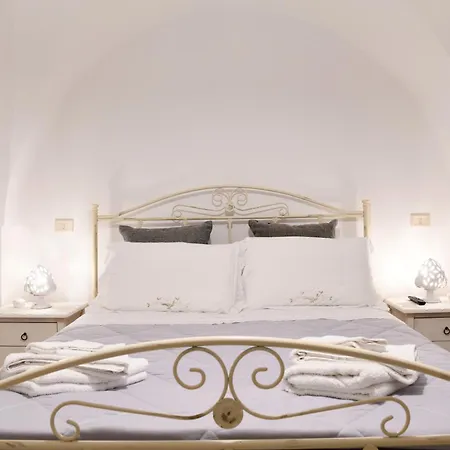 Casetta Nel Centro Storico Di Cisternino