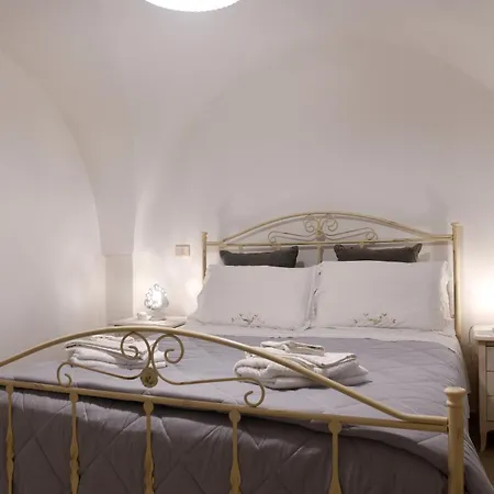 Casetta Nel Centro Storico Di Daire Cisternino