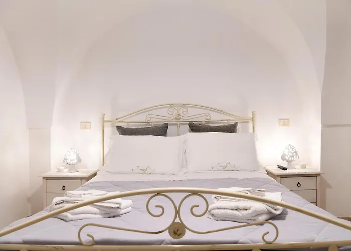 Casetta Nel Centro Storico Di Cisternino